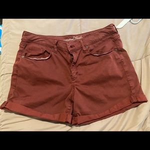 Universal thread size 14 high rise - midi length - denim short